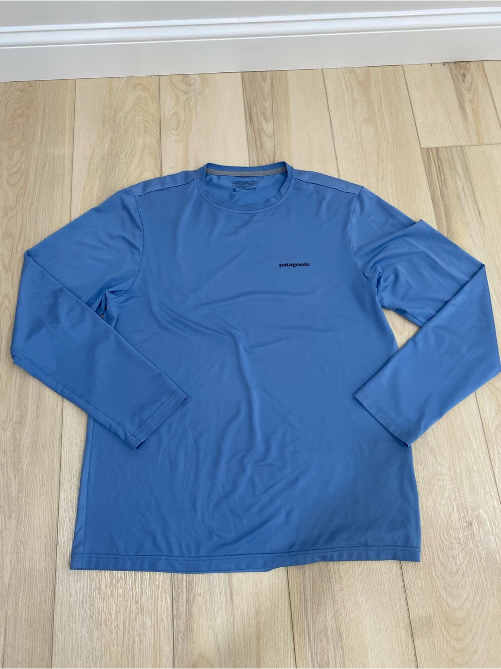 Patagonia Capilene Cool Daily Men's Blue LS Crew Neck Graphic Logo Tee M